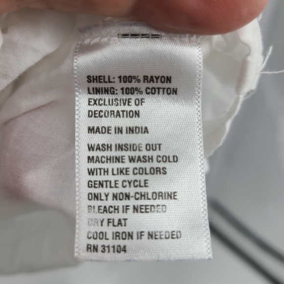 Crown & Ivy Retro Floral Print Shift Dress 8 - Picture 9 of 9